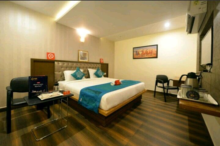 Capital O Surabhi Elite Near Miraj Cinemas - Shalini Shivani Sururnagar Esterno foto